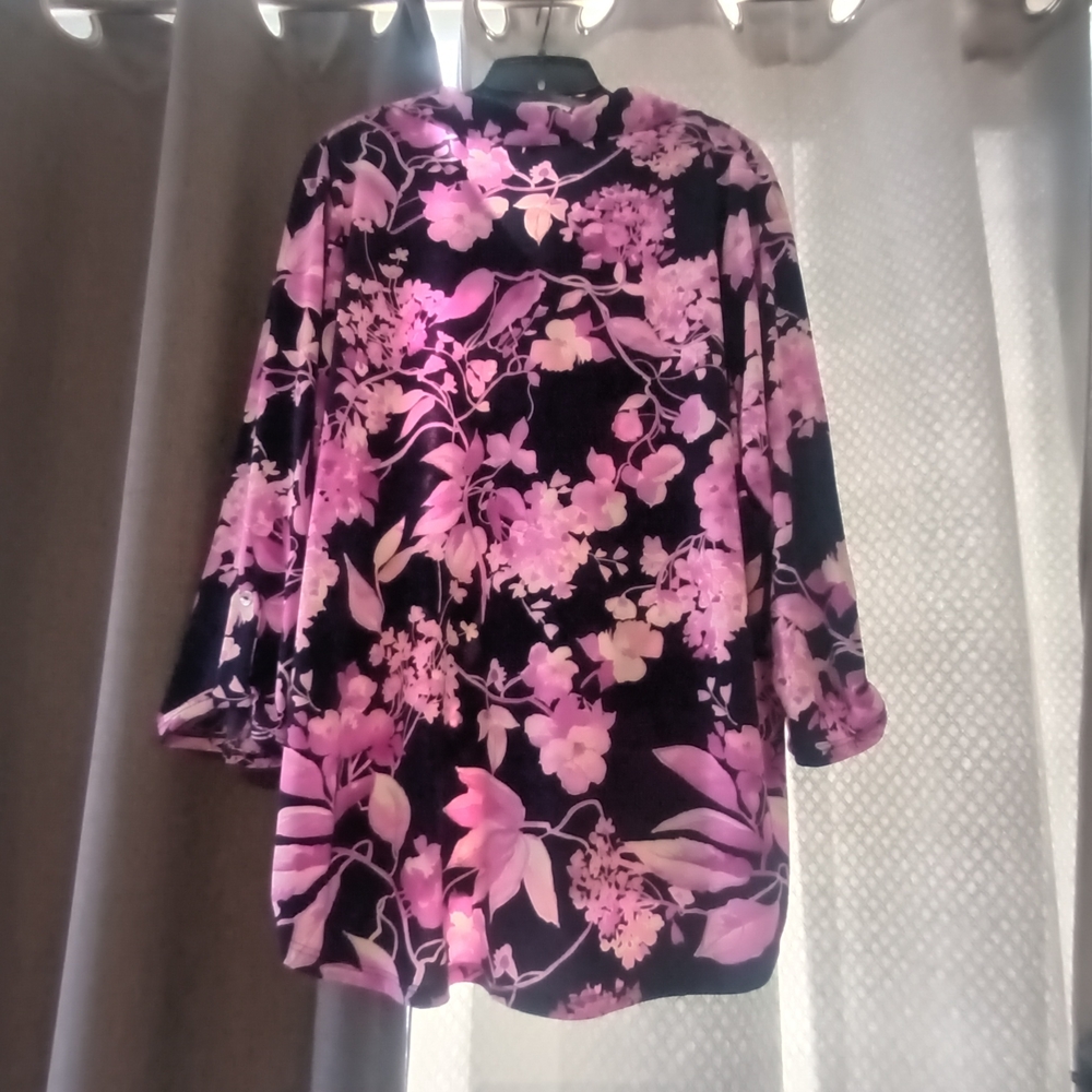Floral Button-Up Shirt - Picture 8 of 9